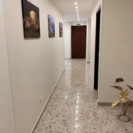 Nuova Oreto Stazione 3* פלרמו