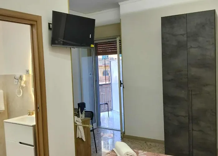 Nuova Oreto Stazione ゲストハウス